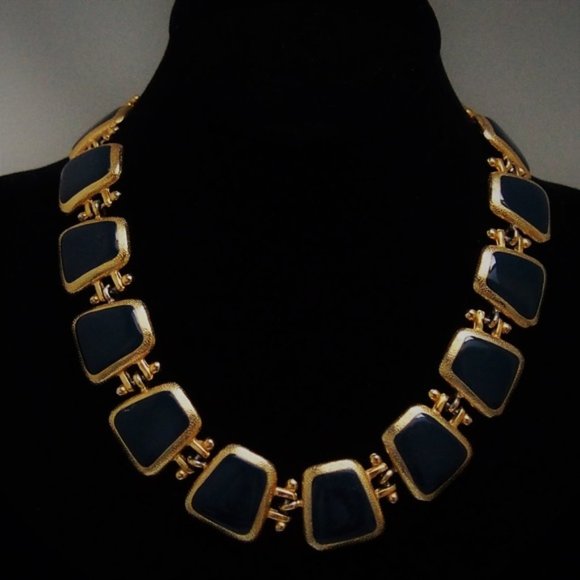 SOLD 1990s Anne Klein Black Gold Enamel Link Necklace - Picture 3 of 7
